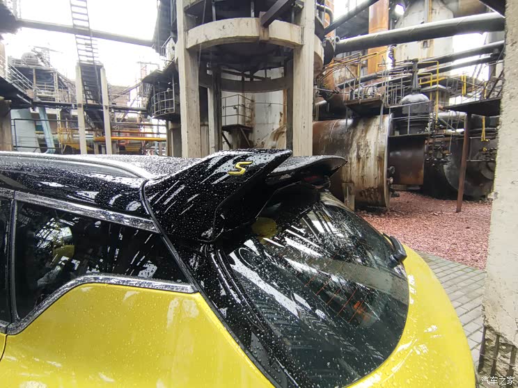 外观更有活力 新款吉利缤越实车亮相