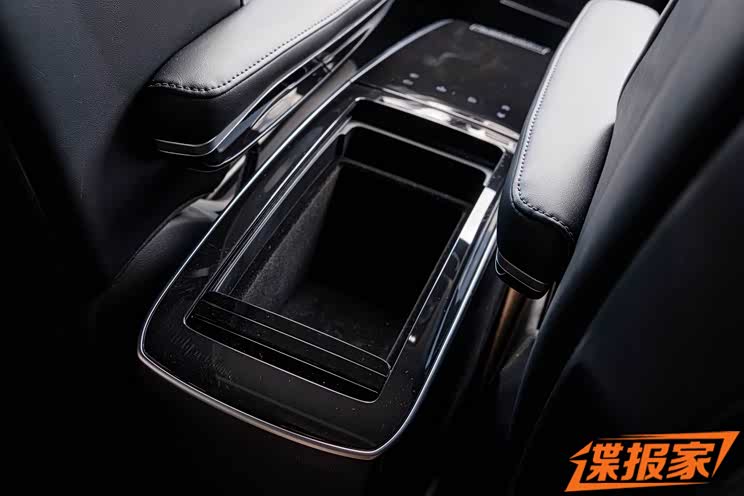 新格栅/配小桌板 新款荣威iMAX8实车图