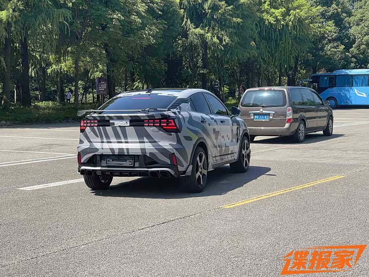 外观更显战斗范儿 领克05+路试谍照曝光