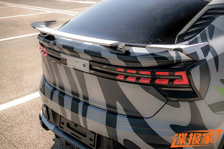 外观更显战斗范儿 领克05+路试谍照曝光