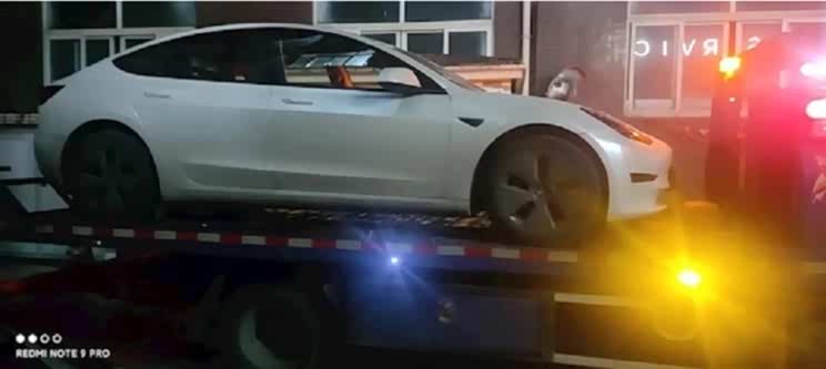 一车主曝特斯拉Model 3隧道内失去动力
