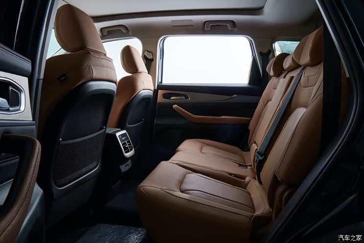 4月开启预售 星途揽月五座版实车图曝光