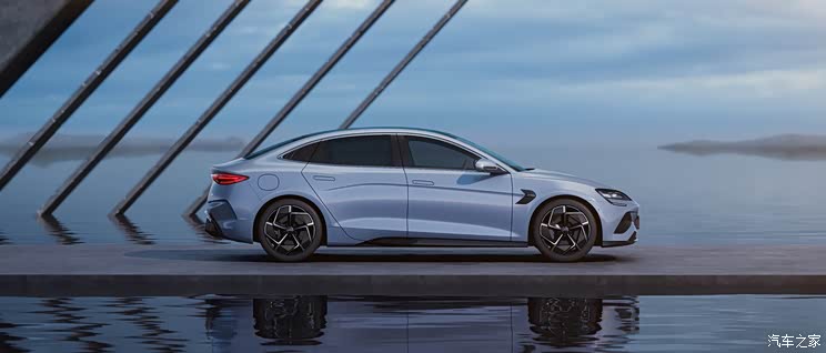 “小Taycan” 比亚迪海豹官图正式发布