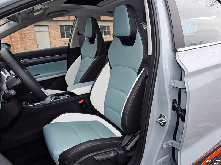 增摩登灰配色 吉利帝豪S跨界玩家版亮相