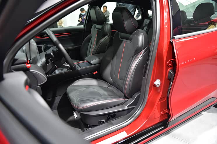 脱胎换骨 全新福特蒙迪欧ST-Line版亮相