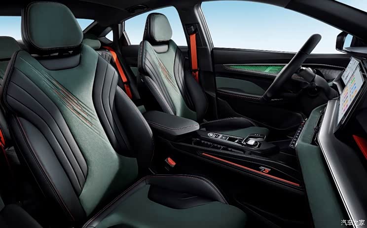 来点狠的！ 吉利缤瑞COOL内饰官图发布