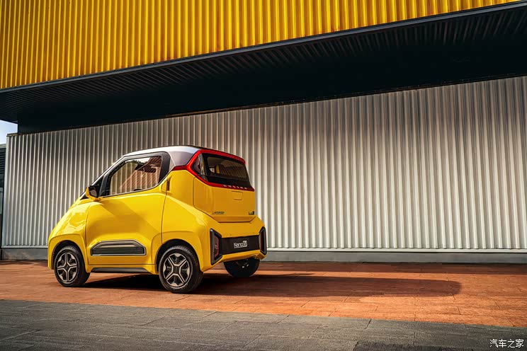 11月4日开启预订 五菱NanoEV官图发布