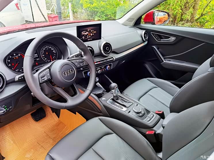 时尚圈的弄潮儿 新款奥迪Q2L实车图