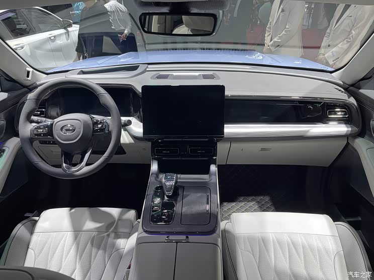 2021广州车展:传祺GS8混动版内饰亮相
