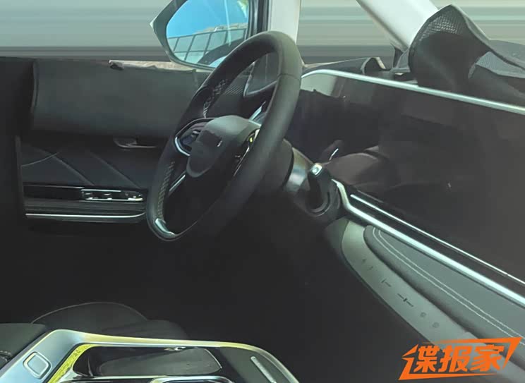 大尺寸中控屏 上汽大通MAXUS MIFA谍照