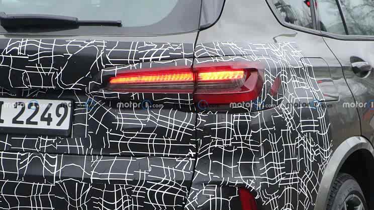 头灯组/尾灯组有变化 新款宝马X5 M谍照