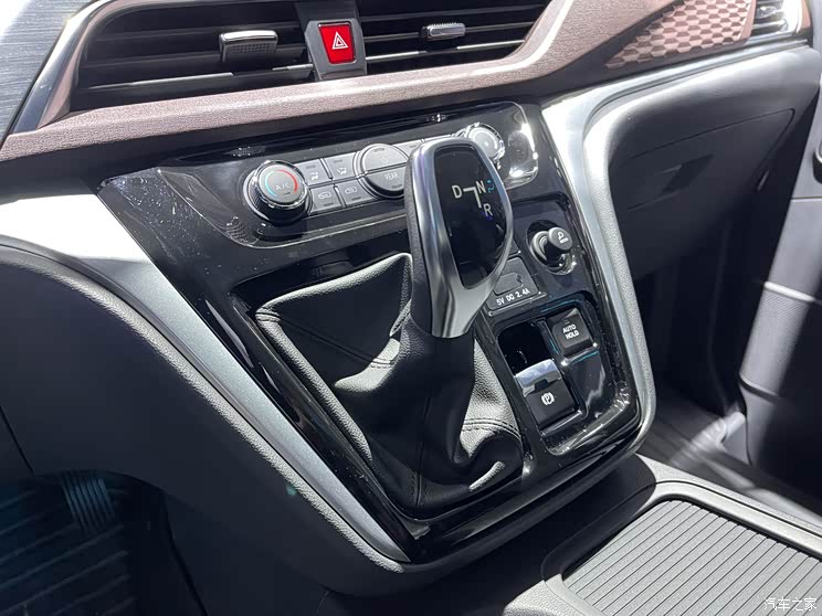 2021广州车展:江淮瑞风E3首发亮相