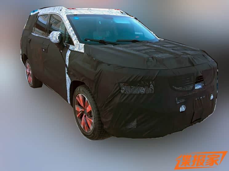 6座加手动? 吉利豪越新车型谍照曝光