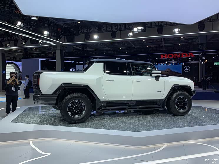 2021进博会:GMC HUMMER EV正式亮相