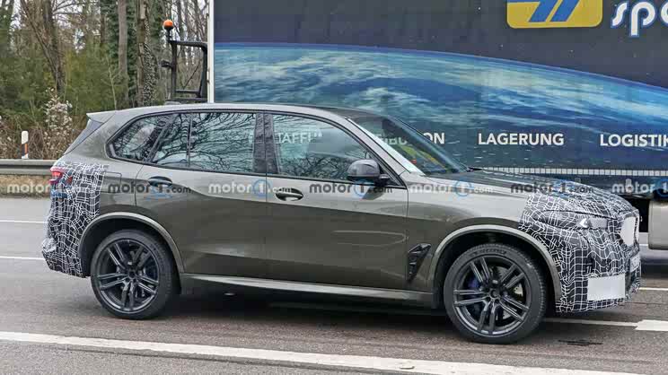 头灯组/尾灯组有变化 新款宝马X5 M谍照