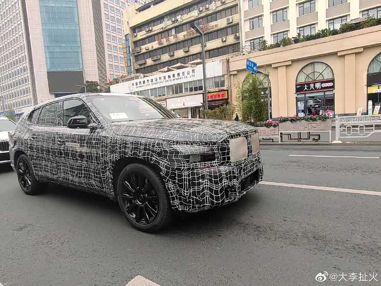 V8双涡轮+PHEV 宝马X8 M国内谍照曝光