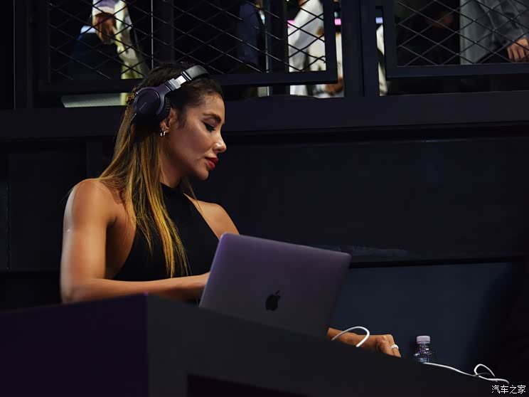 让世界看中国:向海外品牌开炮的吉利