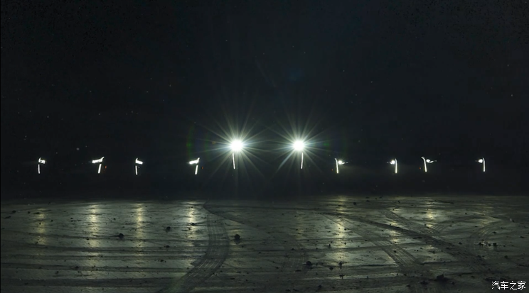 1月21日发布 凯迪拉克凯雷德V预告图