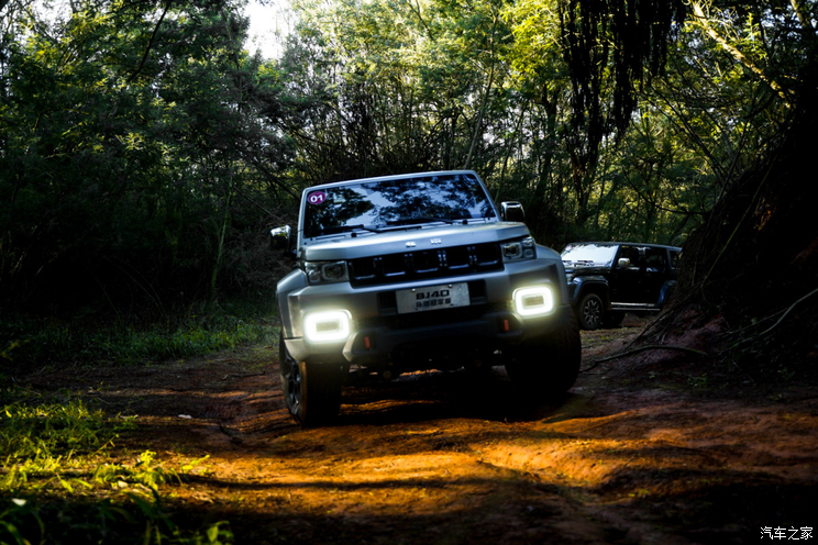 售20.99万元 2022款BJ40环塔冠军版上市