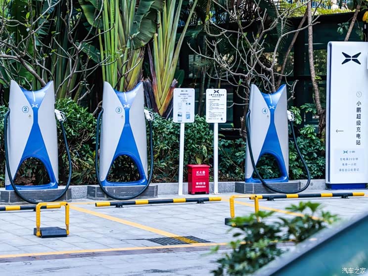 深评:巨头入场 充电市场格局将变天