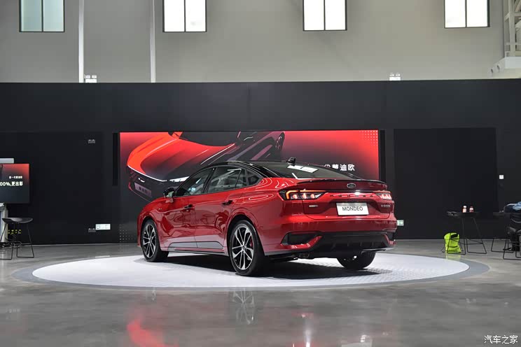 脱胎换骨 全新福特蒙迪欧ST-Line版亮相