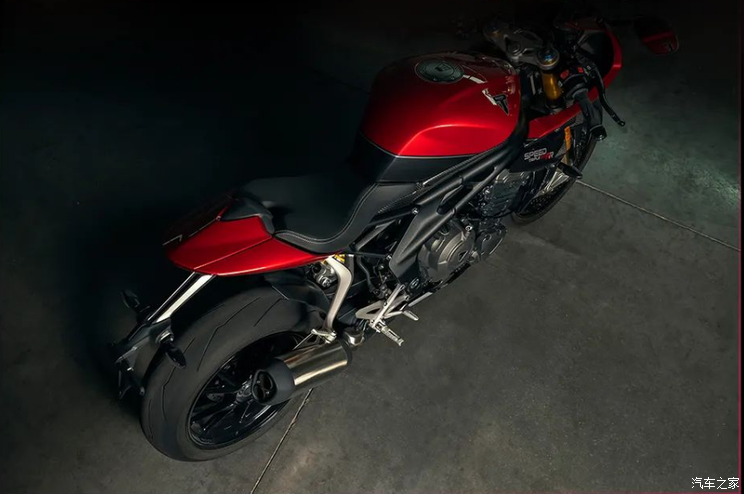 凯旋SPEED TRIPLE 1200 RR预告图发布