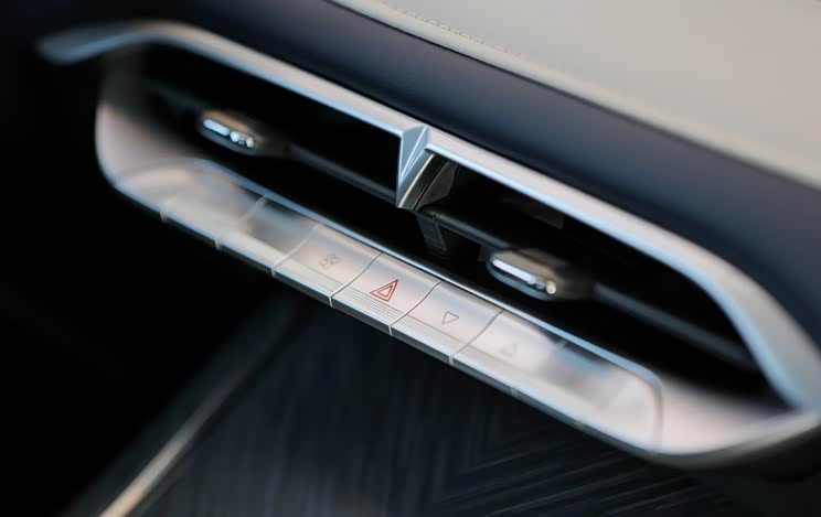 定名即将发布 东风日产启辰全新SUV亮相