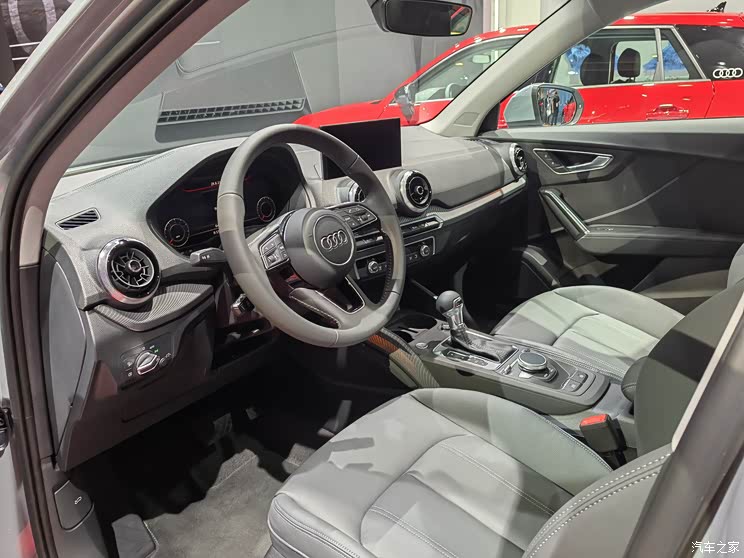 2021成都车展:新款奥迪Q2L王一博版
