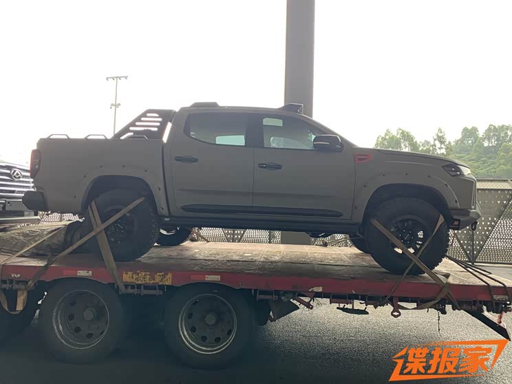 2021成都车展探馆:上汽大通皮卡改装车