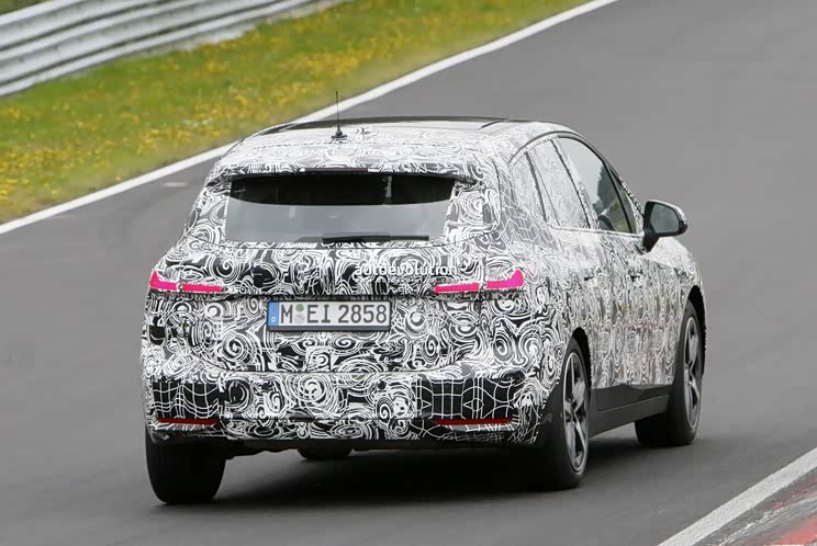 设计大幅更新 全新宝马2系旅行车谍照