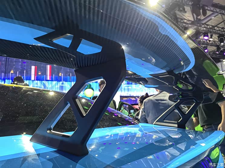 2021成都车展:领克03+Cyan定制版亮相