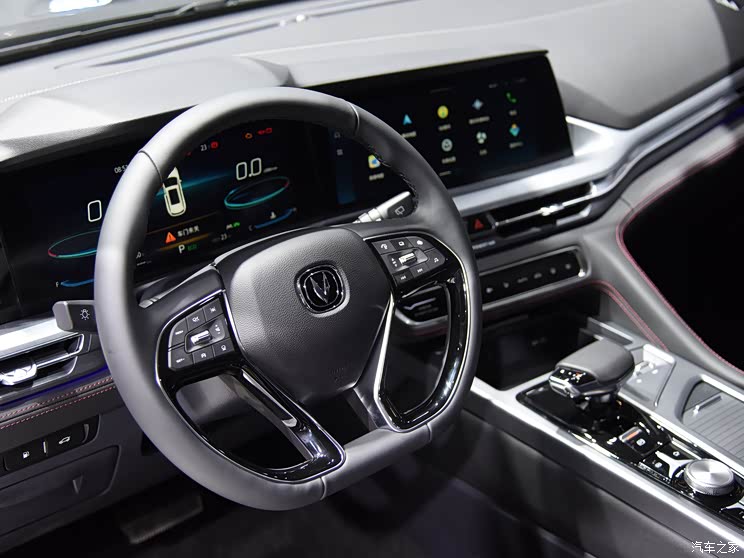 2021成都车展:新款长安CS75 PLUS亮相