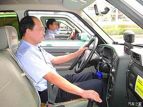 【说客】趣点:为什么很多出租车司机都巨能侃