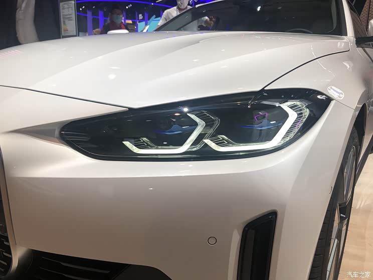 纯电四门轿跑 宝马i4 9月16日国内亮相