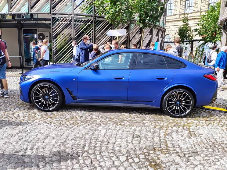 2021慕尼黑车展：宝马i4 M50实车亮相