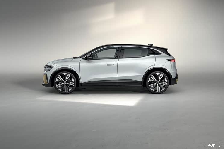 慕尼黑车展亮相 梅甘娜纯电动版官图