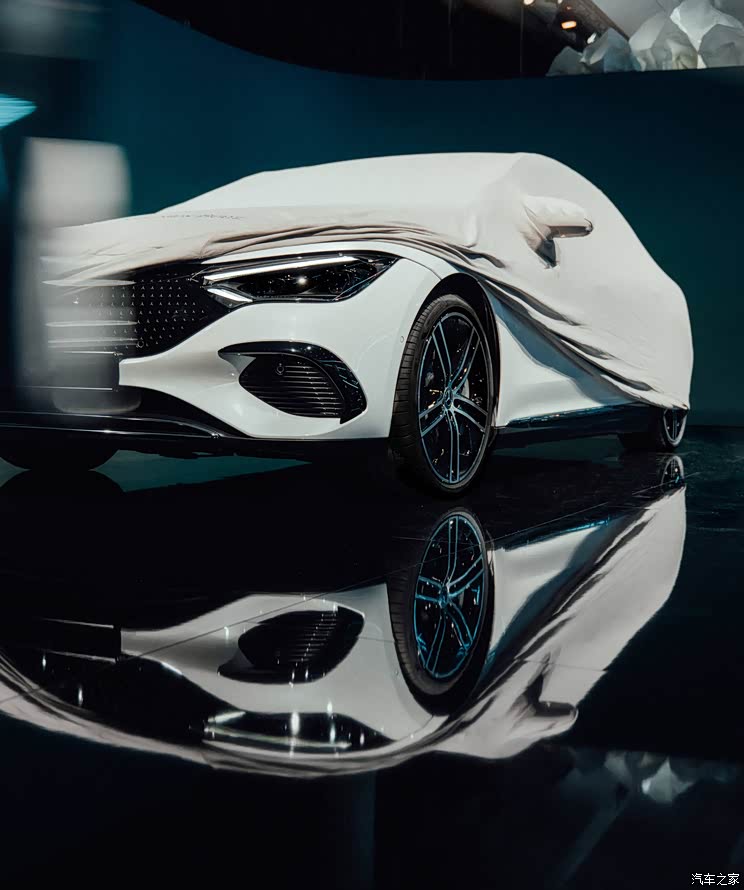 前脸造型犀利 奔驰EQE最新预告图发布