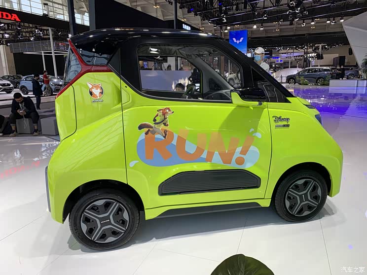 2021天津车展:五菱NanoEV特别版发布