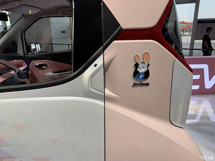 2021天津车展:五菱NanoEV特别版发布