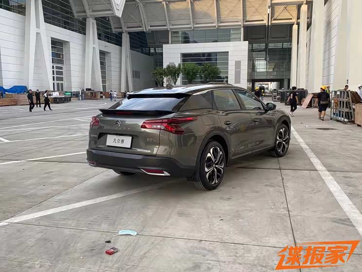 天津车展探馆：东风雪铁龙凡尔赛C5 X