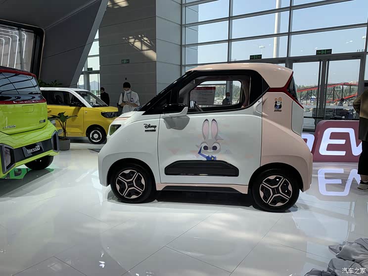 2021天津车展:五菱NanoEV特别版发布