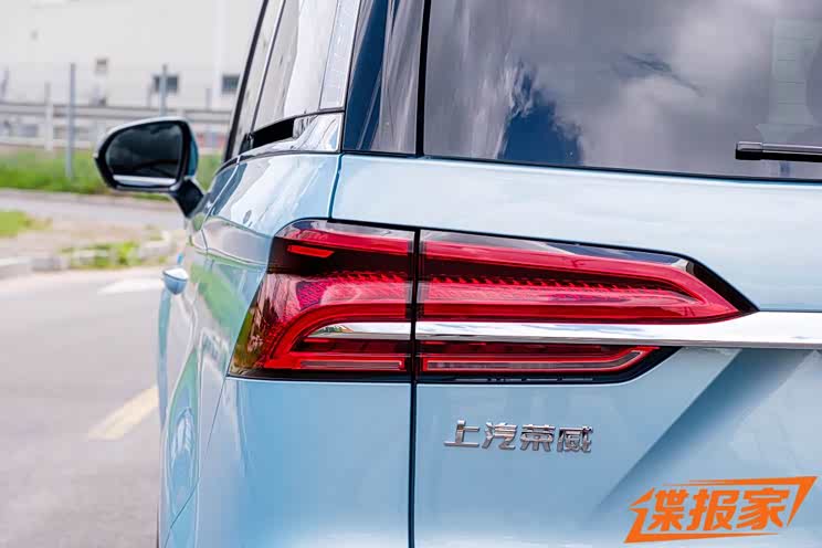 新格栅/配小桌板 新款荣威iMAX8实车图