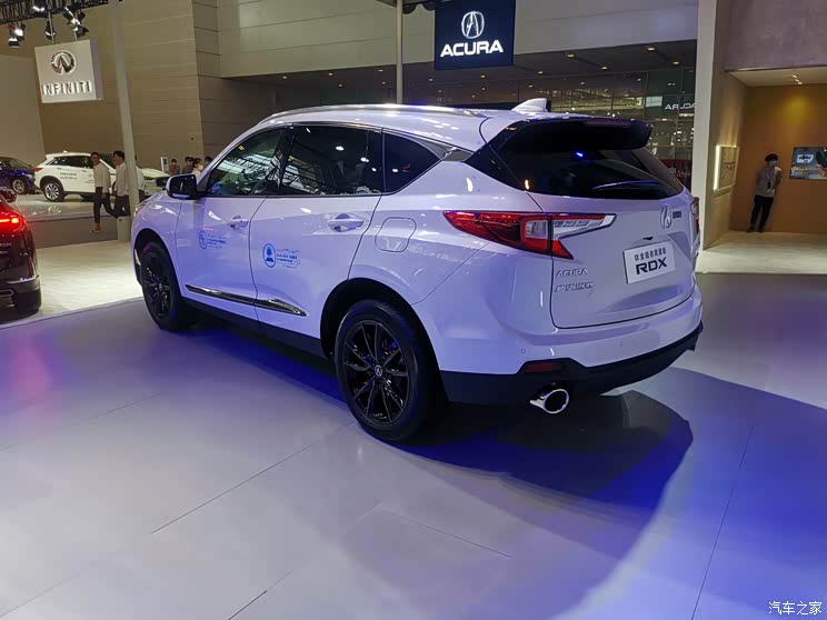 2021天津车展:讴歌RDX钛金暗夜限量版