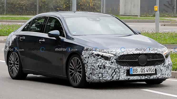 配吉利新发动机?新款奔驰A级路试谍照