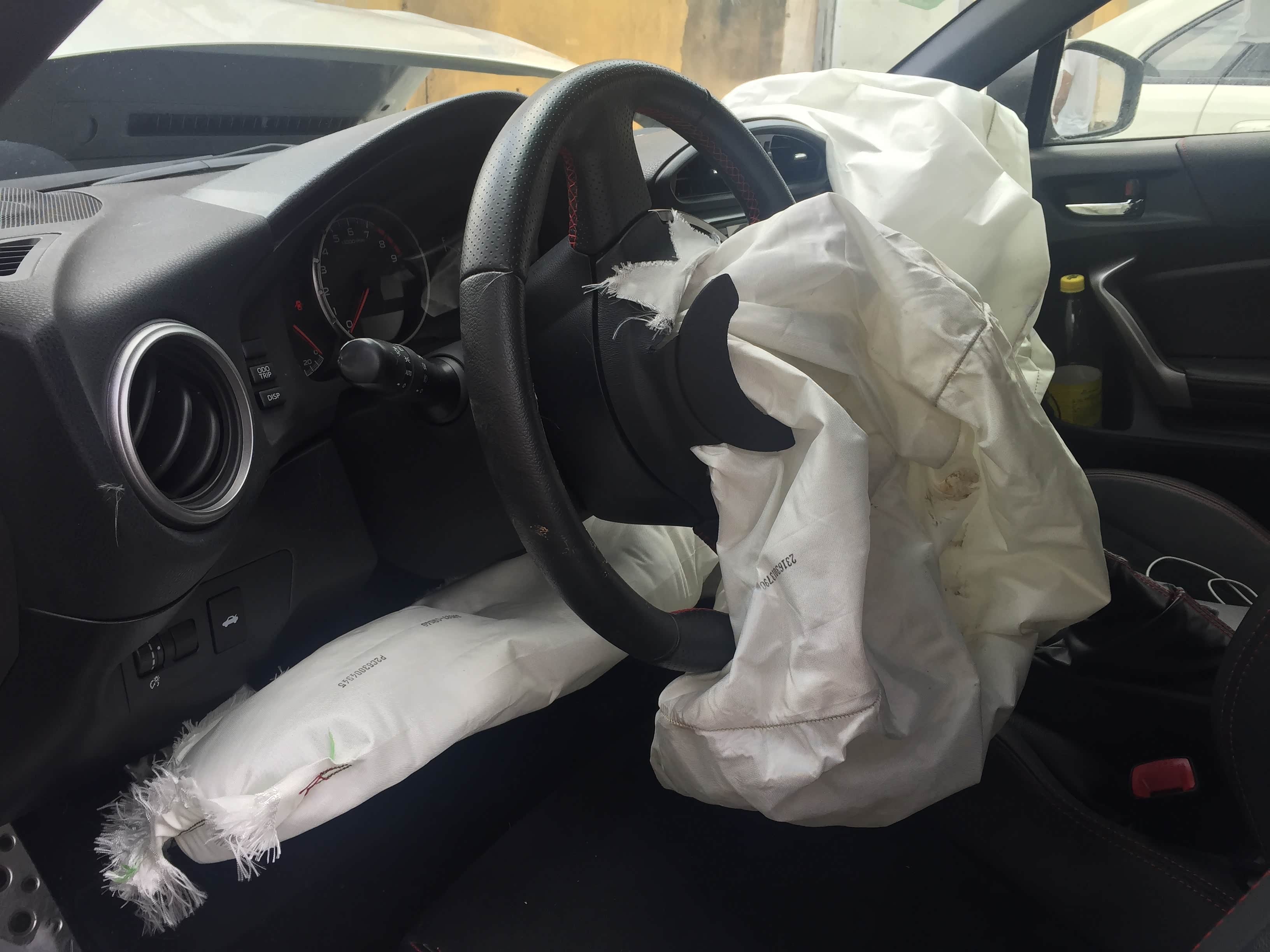 brz车主惊呆了 无良福建榕晖斯巴鲁4s是这样修车