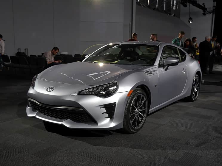 它们包括丰田新款汉兰达,别克新款昂科拉,奥迪全新r8 spyder,梅赛德斯