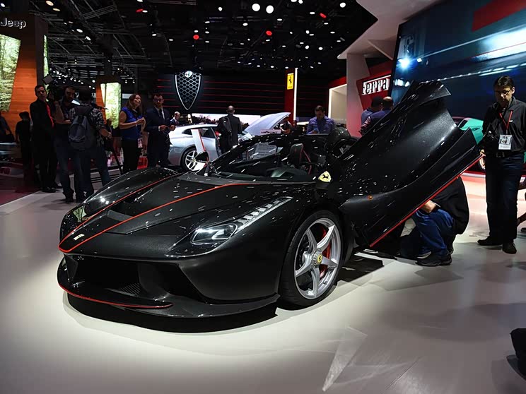 【图】2016巴黎车展:laferrari敞篷版亮相_汽车之家