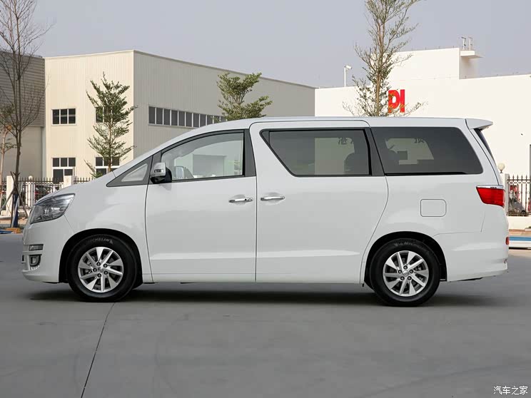 九龙汽车 艾菲 2014款 2.4l 豪华型