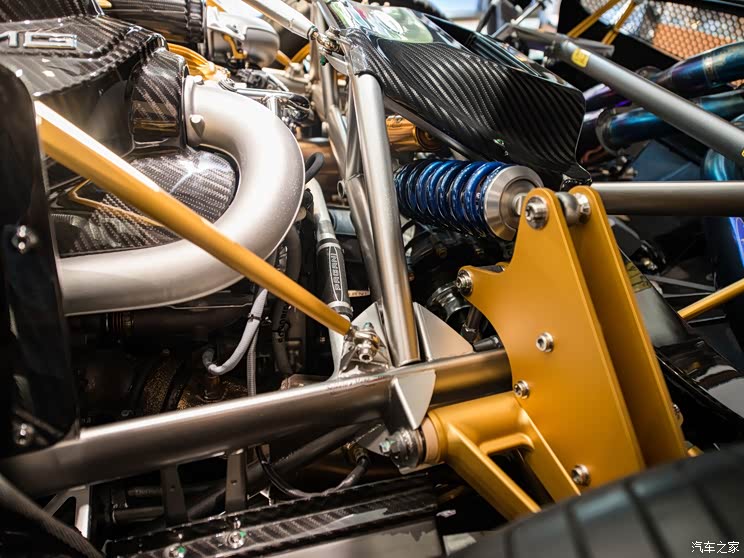 2900万元起 实拍帕加尼huayra dinastia