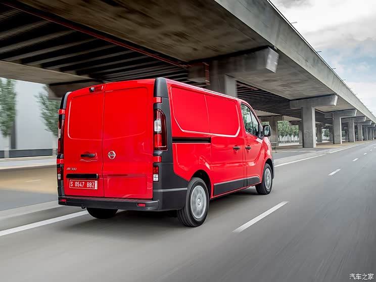 日产nv300定位于日产nv200和nv400车型之间,未来有望成为福特全顺